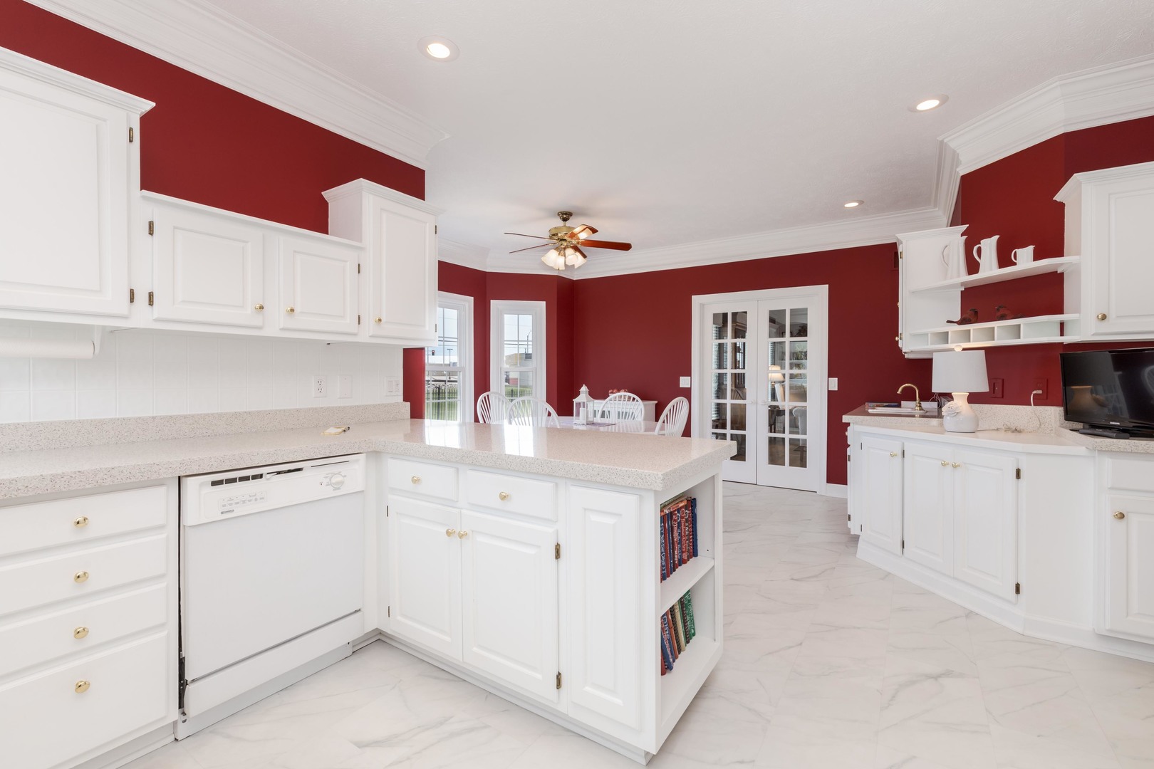 3 Jill Court, Bloomington, IL 61701