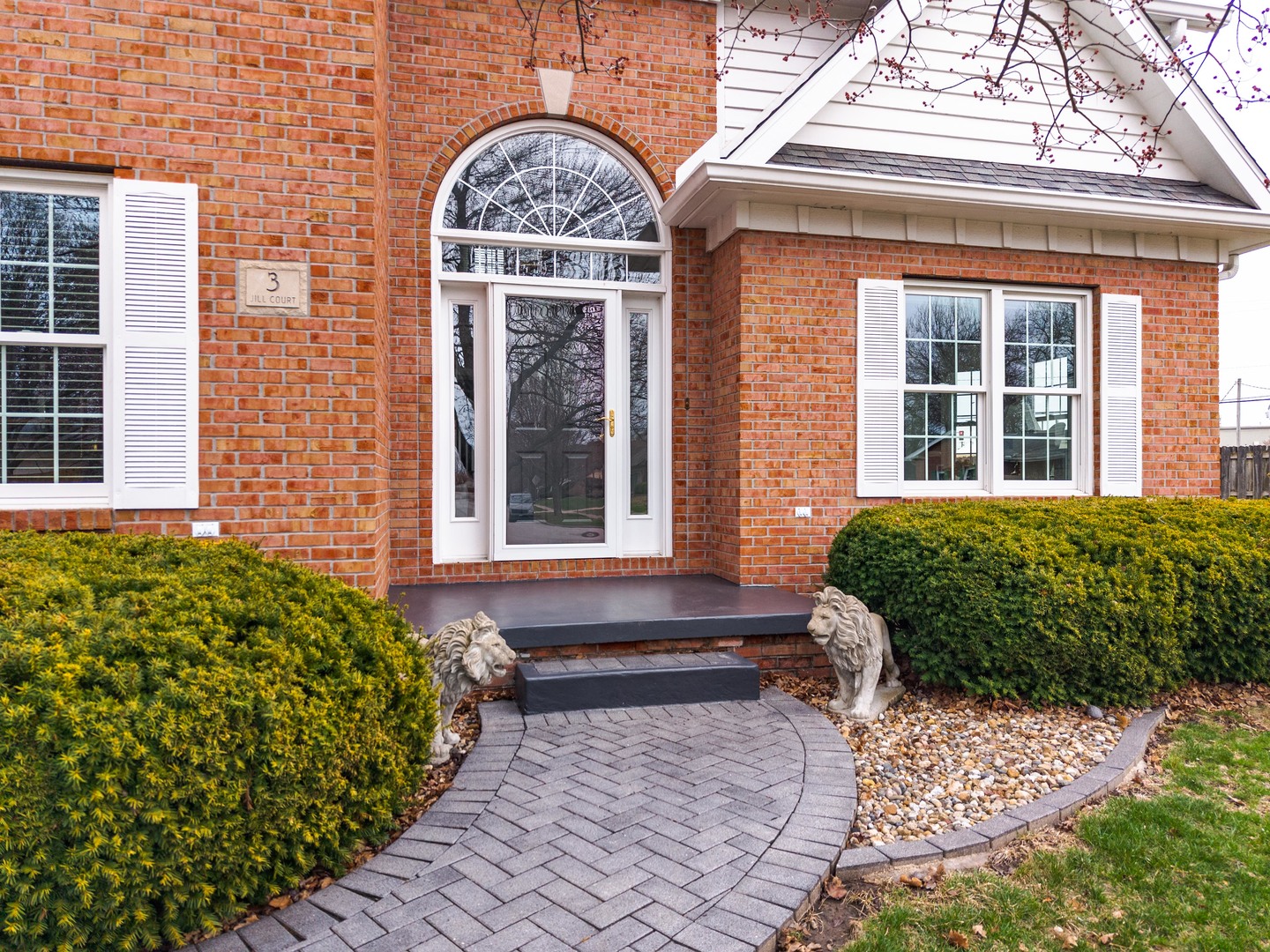 3 Jill Court, Bloomington, IL 61701