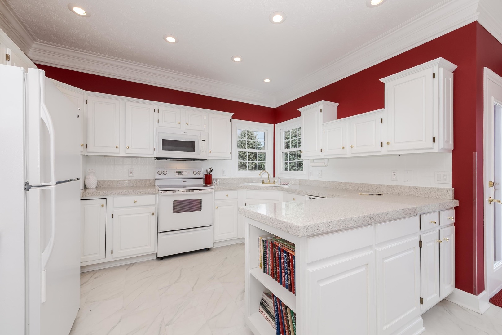 3 Jill Court, Bloomington, IL 61701