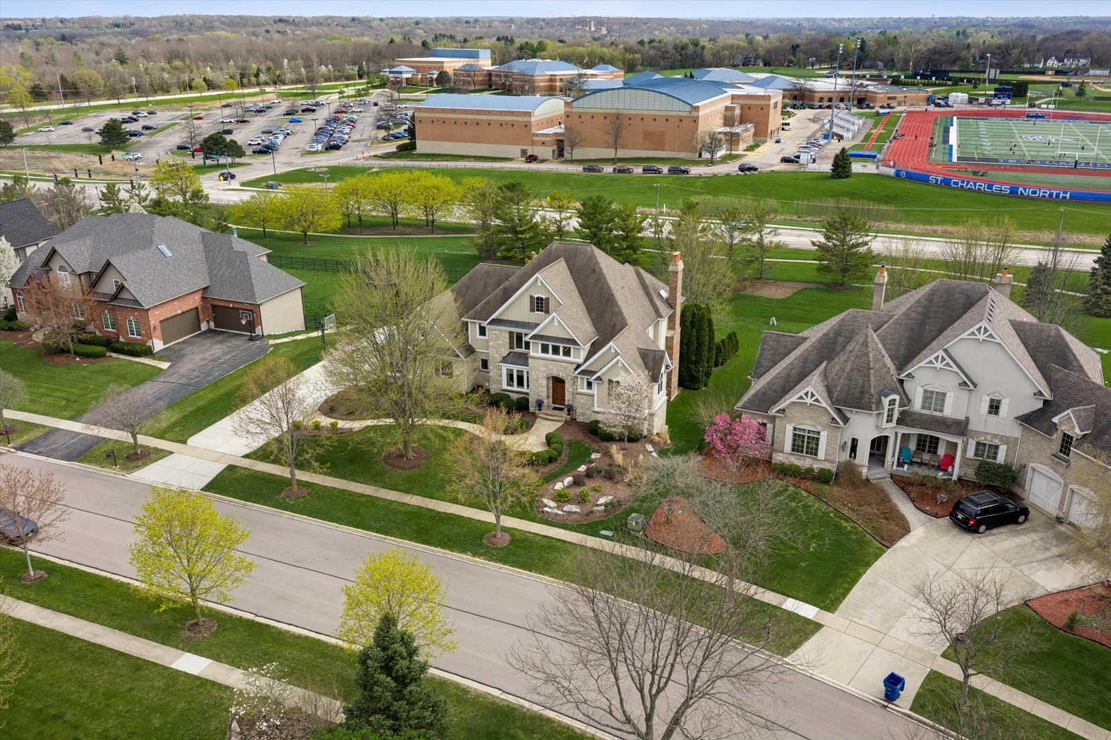 521 River Ridge Drive, St. Charles, IL 60175