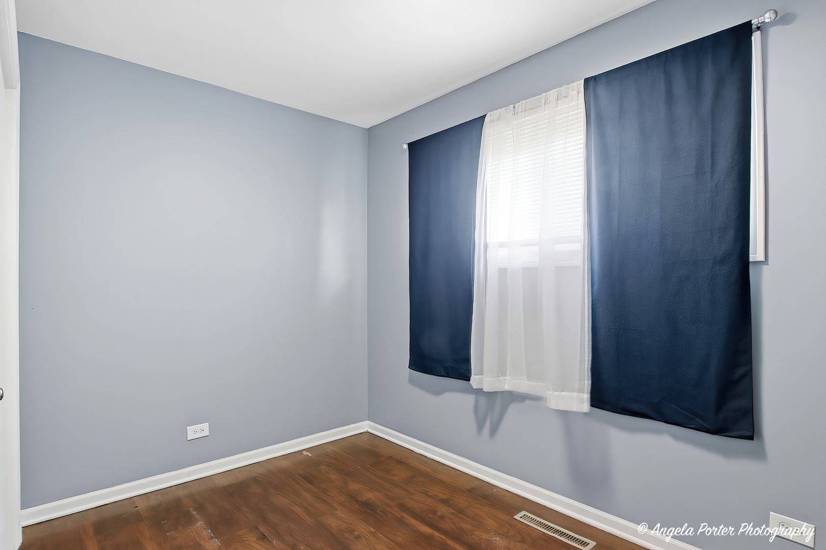 610 Larkdale Row, Wauconda, IL 60084