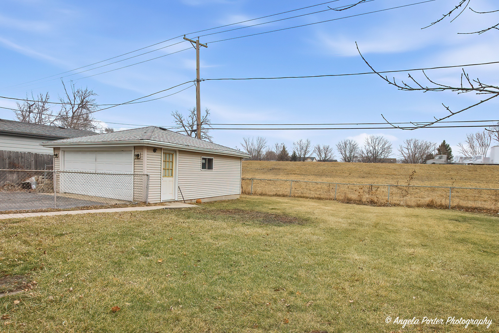 610 Larkdale Row, Wauconda, IL 60084