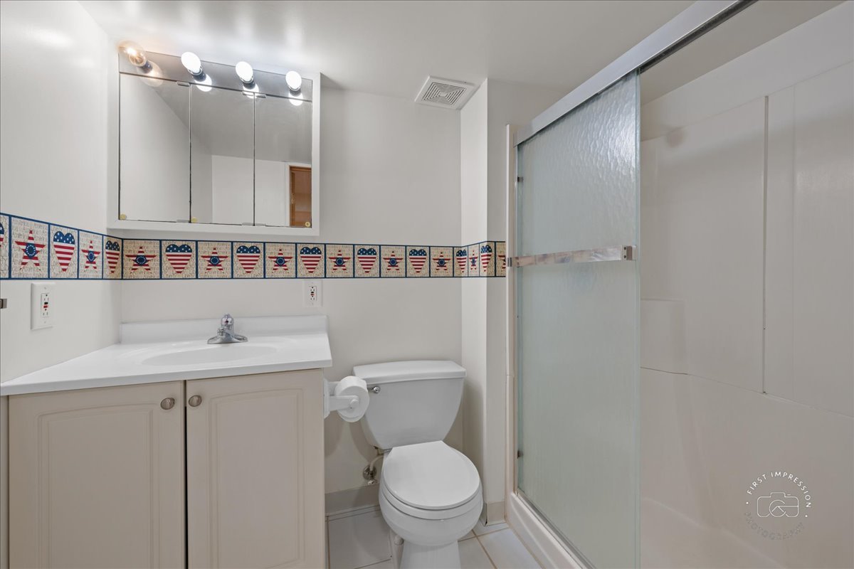 645 E State Street, South Elgin, IL 60177