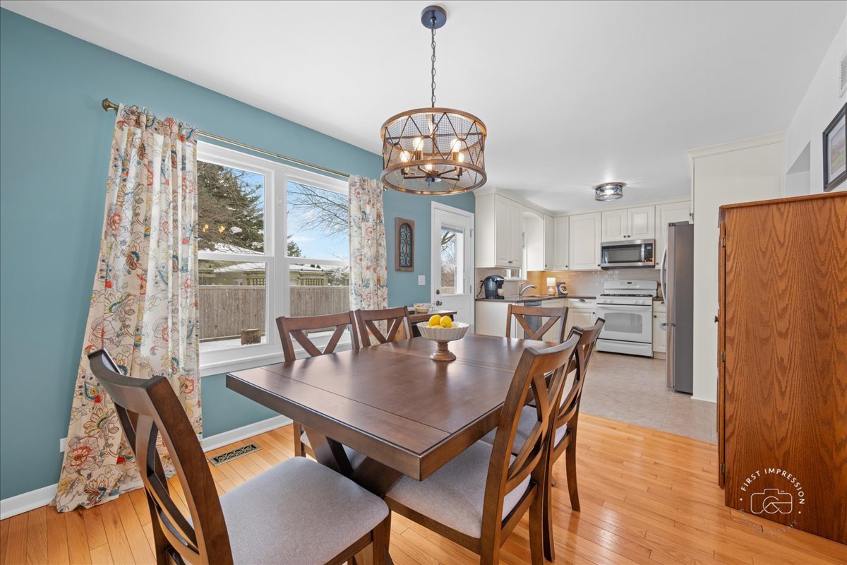 645 E State Street, South Elgin, IL 60177