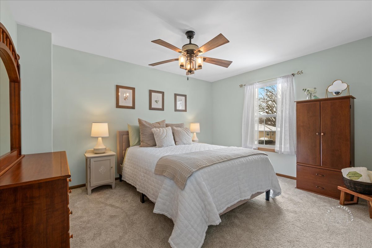 645 E State Street, South Elgin, IL 60177