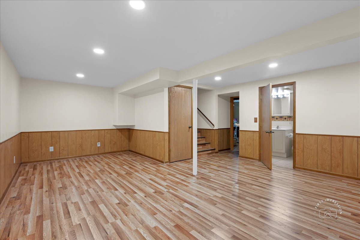 645 E State Street, South Elgin, IL 60177