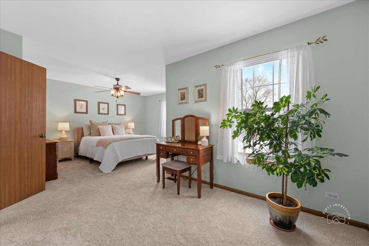 645 E State Street, South Elgin, IL 60177