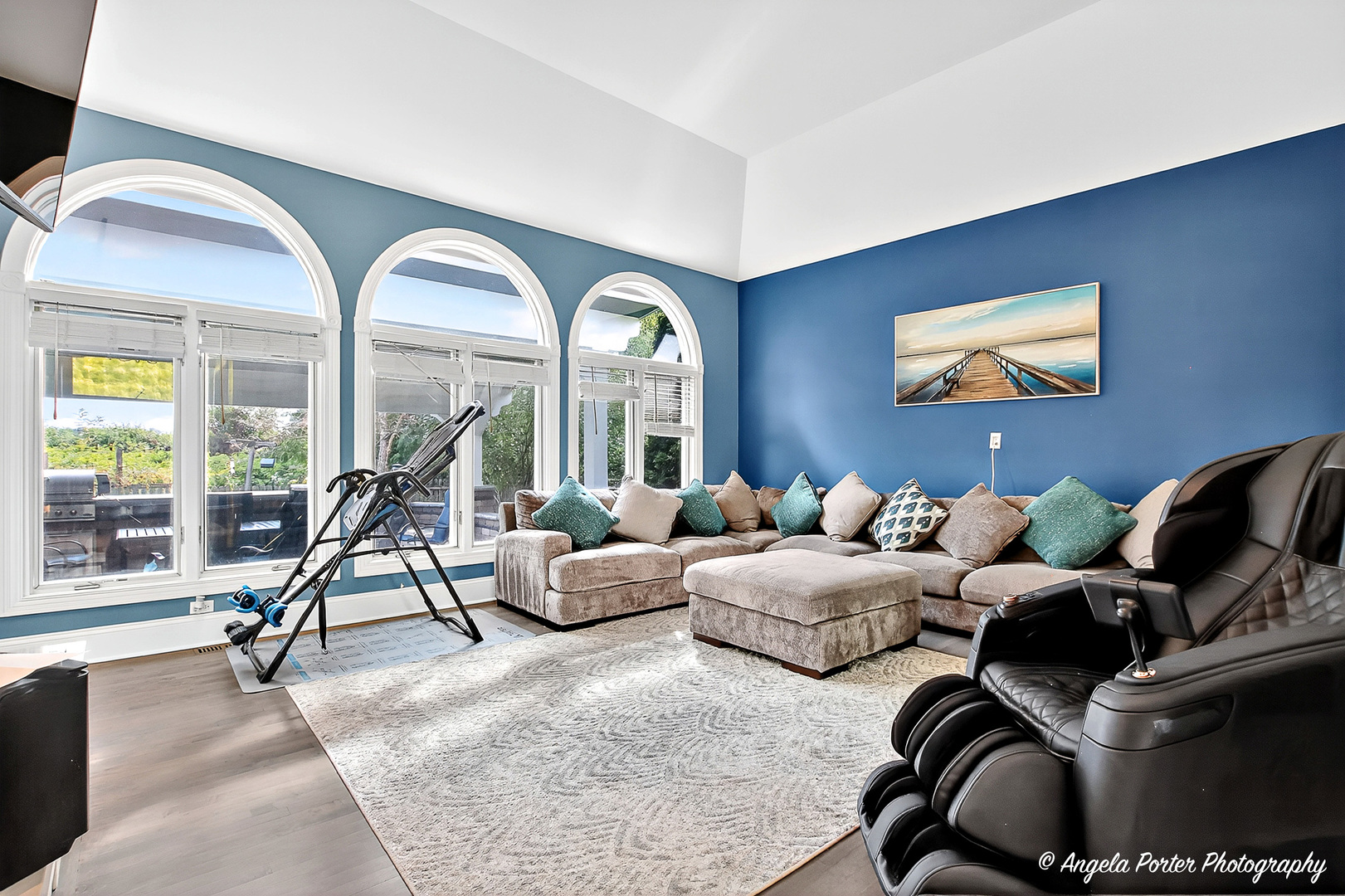 701 Caitlin Court, Grayslake, IL 60030