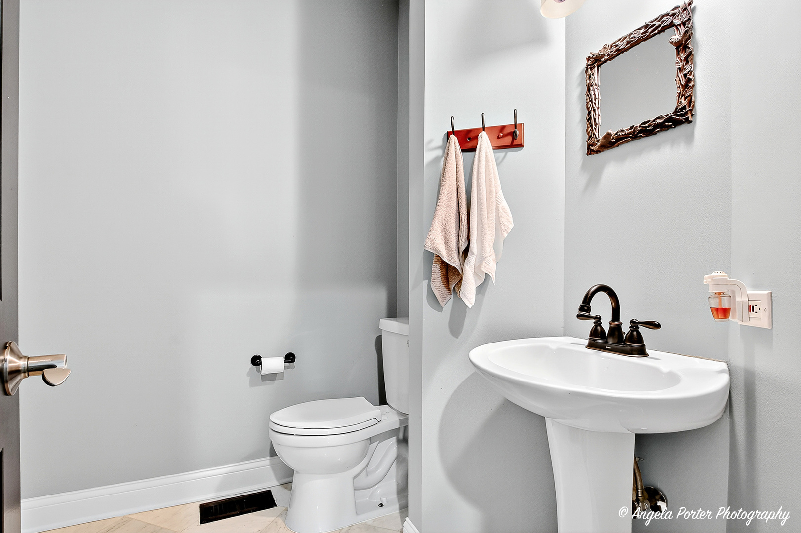 701 Caitlin Court, Grayslake, IL 60030