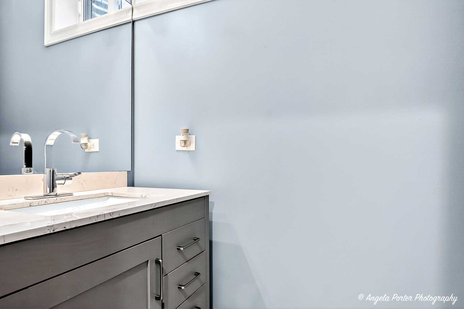 701 Caitlin Court, Grayslake, IL 60030