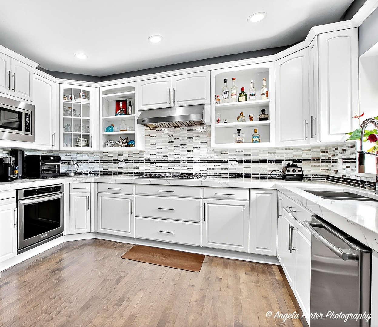 701 Caitlin Court, Grayslake, IL 60030