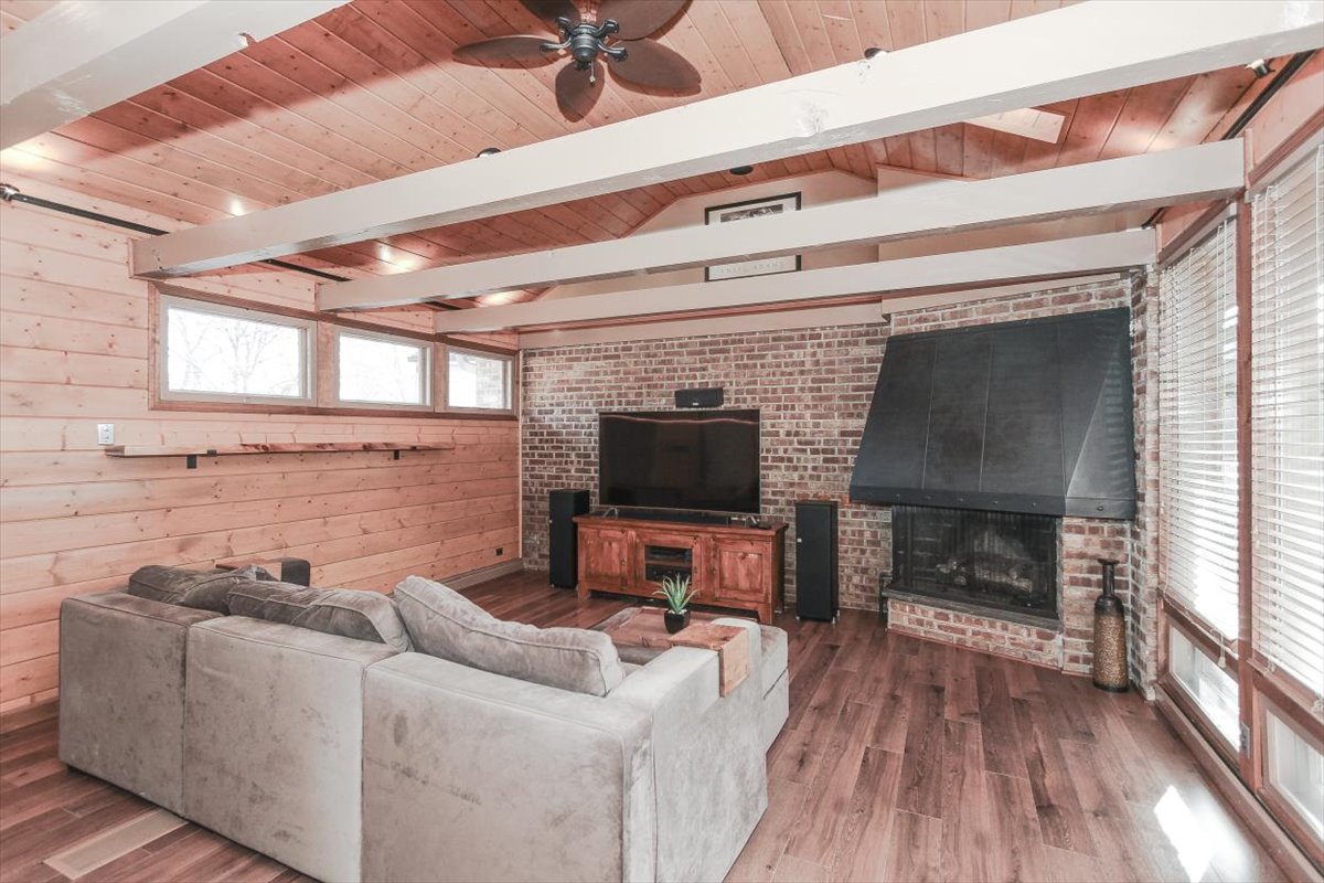 111 W Washington Boulevard, Lombard, IL 60148