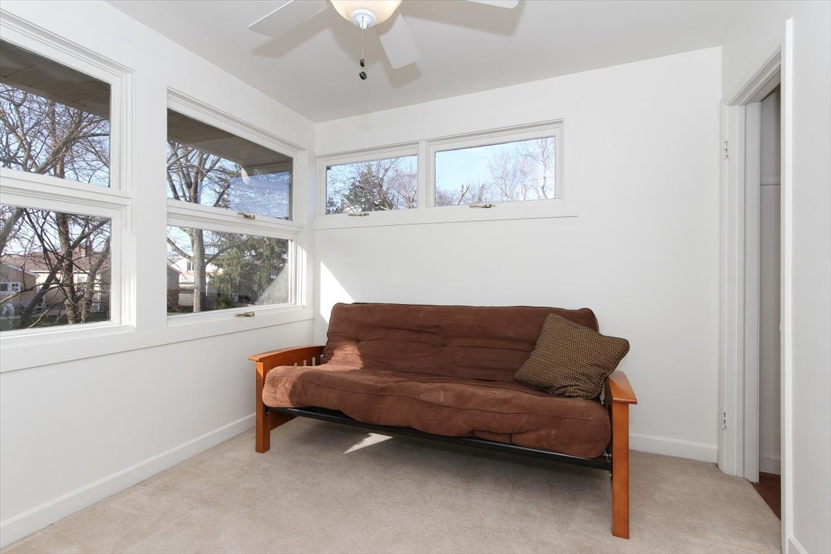 111 W Washington Boulevard, Lombard, IL 60148