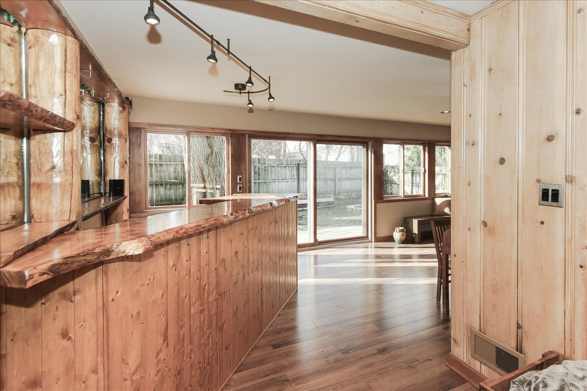 111 W Washington Boulevard, Lombard, IL 60148