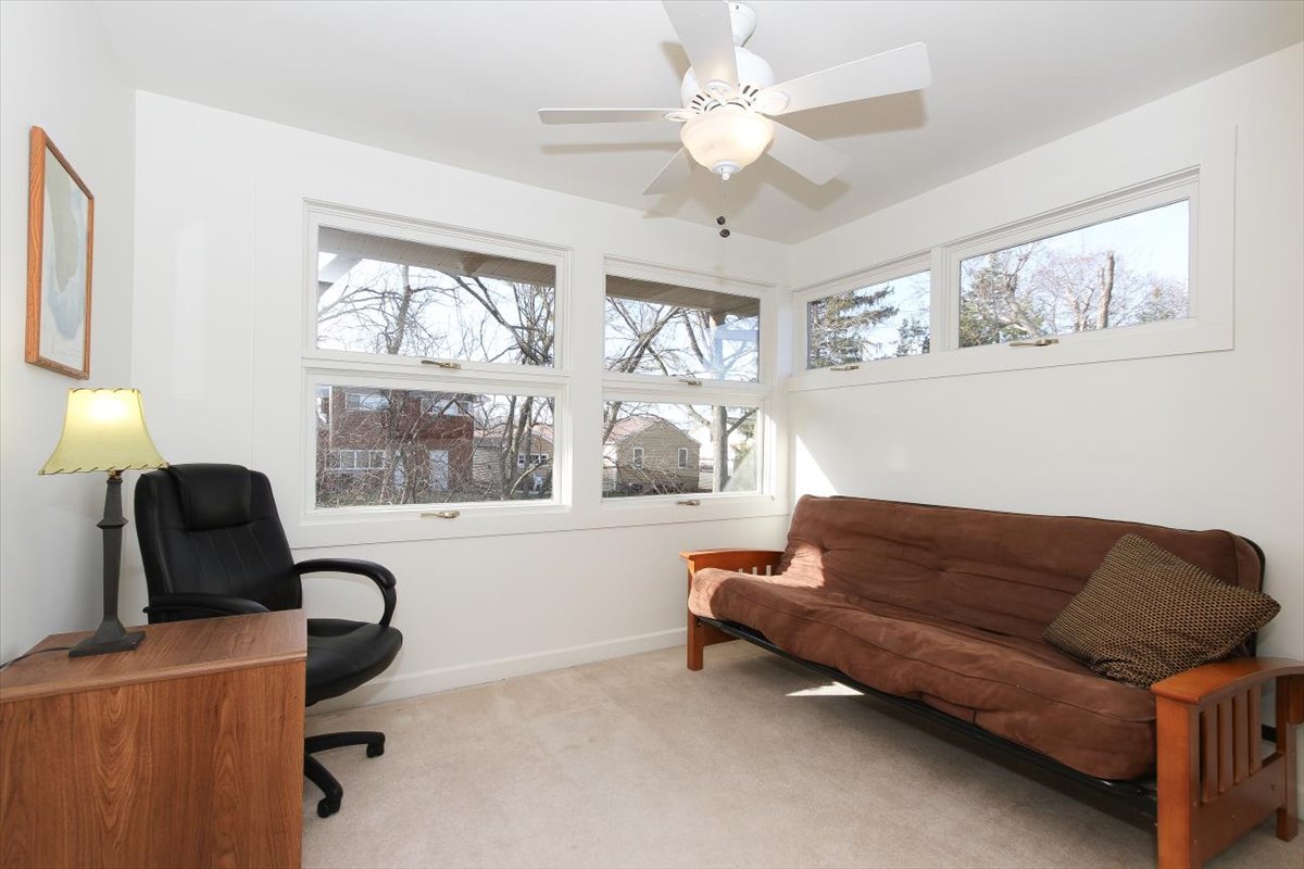 111 W Washington Boulevard, Lombard, IL 60148