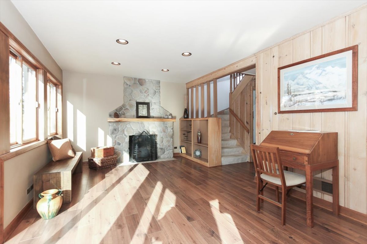 111 W Washington Boulevard, Lombard, IL 60148