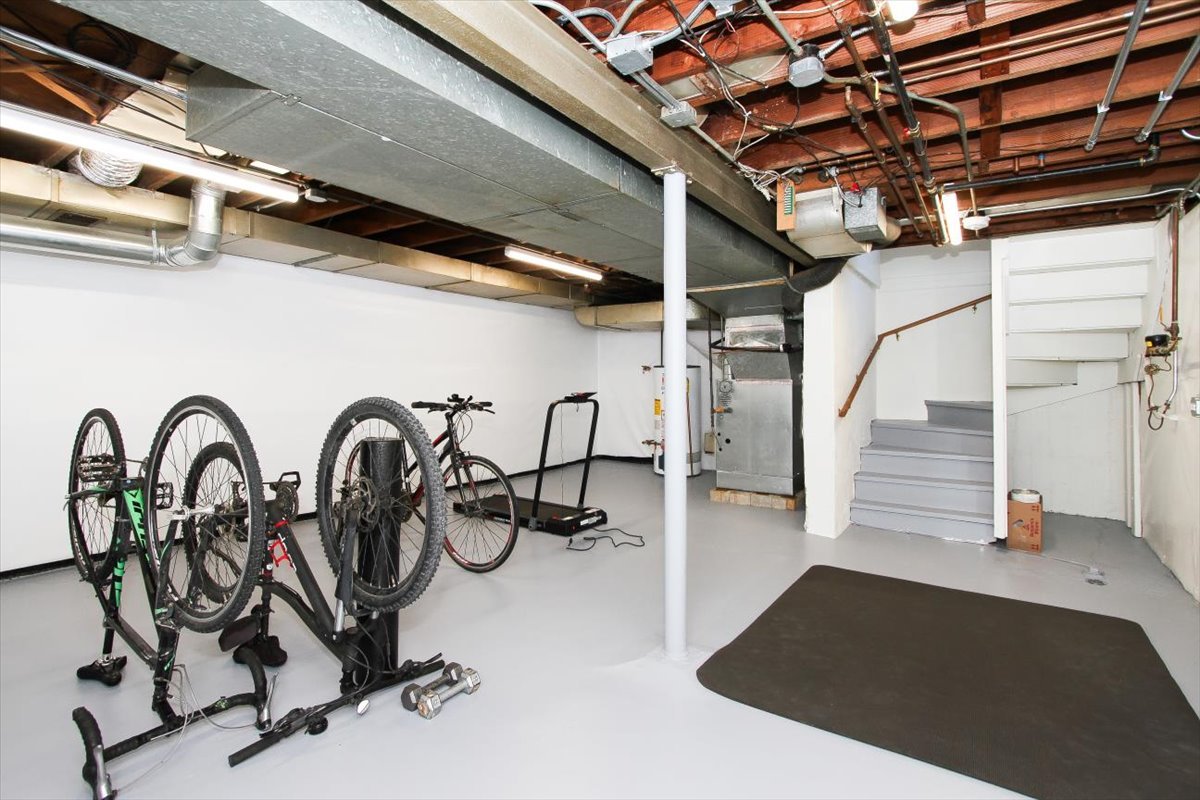 111 W Washington Boulevard, Lombard, IL 60148