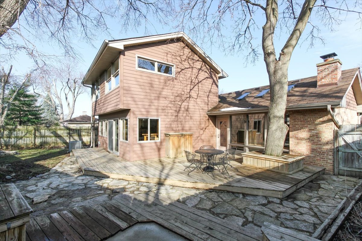 111 W Washington Boulevard, Lombard, IL 60148