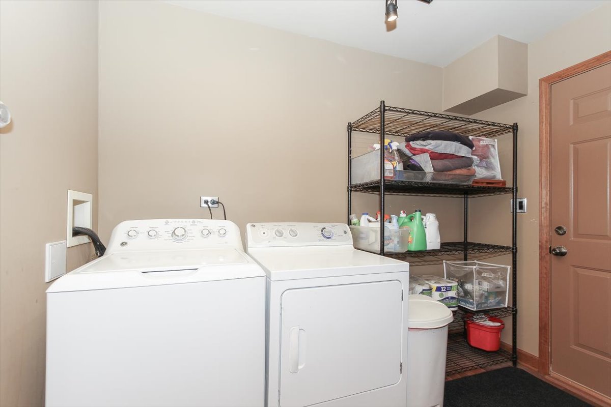 111 W Washington Boulevard, Lombard, IL 60148