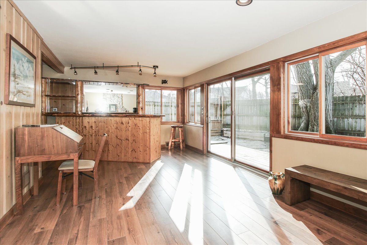 111 W Washington Boulevard, Lombard, IL 60148