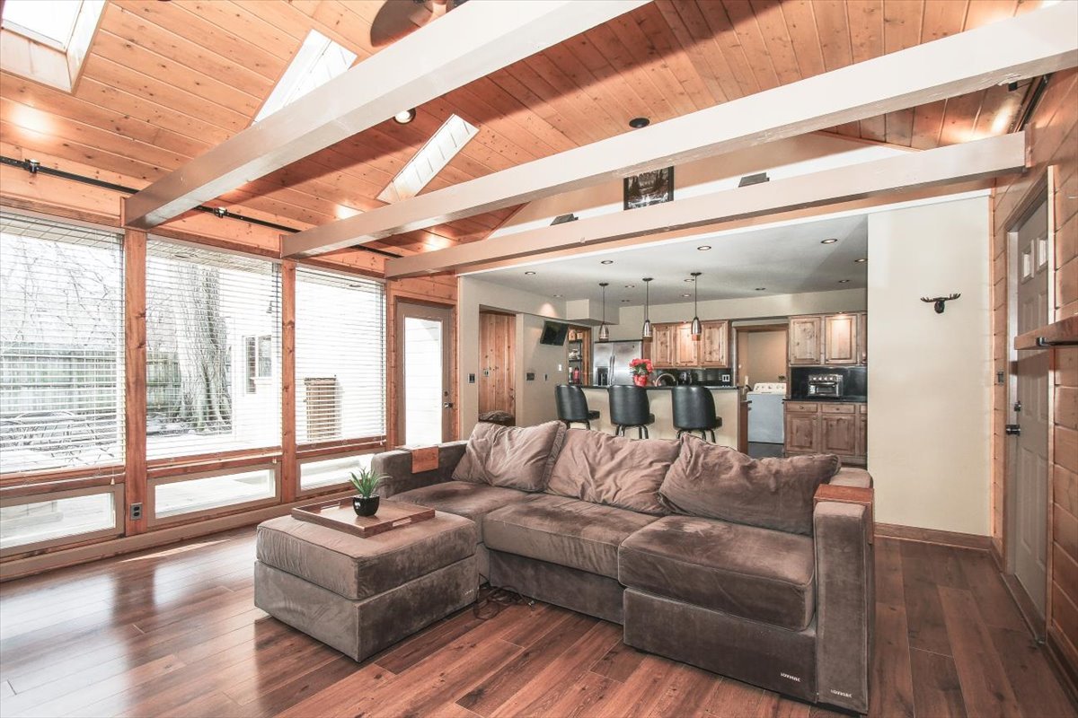 111 W Washington Boulevard, Lombard, IL 60148