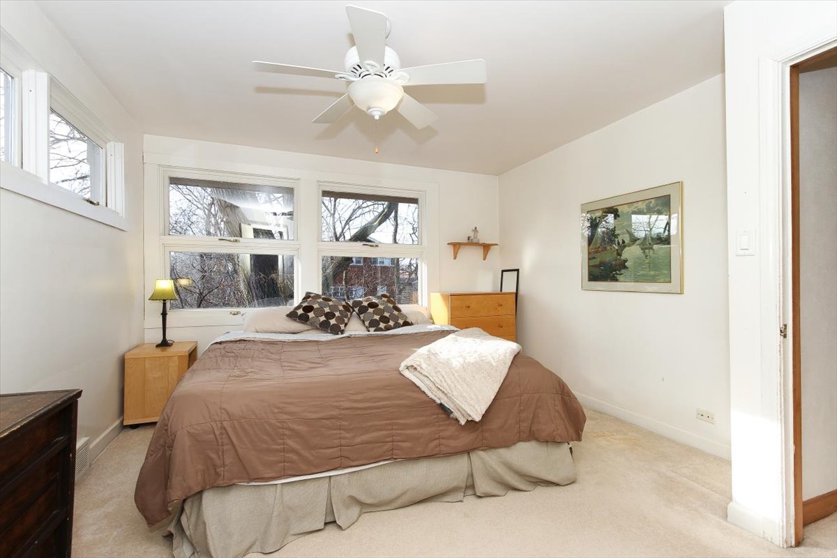 111 W Washington Boulevard, Lombard, IL 60148