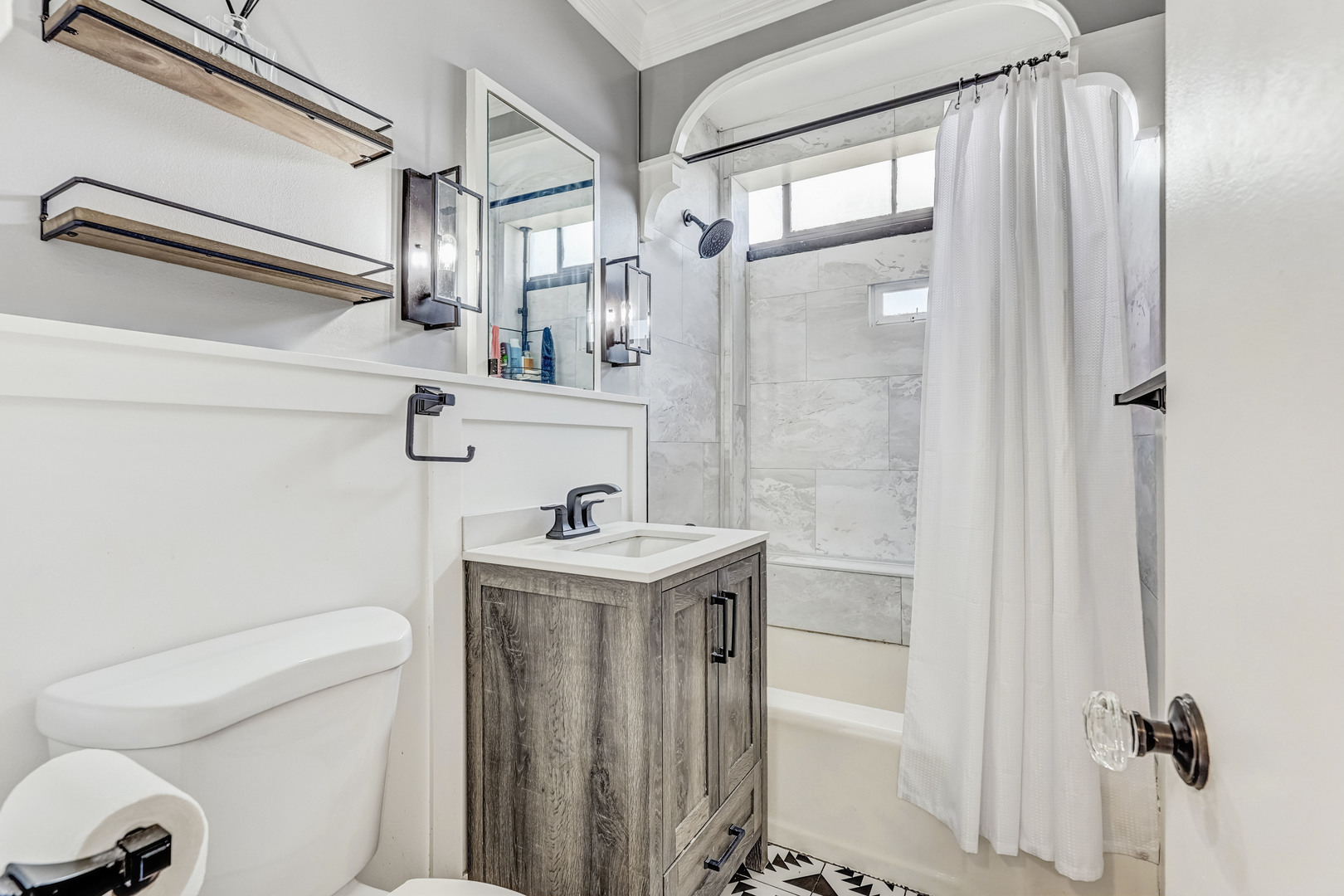 1906 W Greendale Avenue, Park Ridge, IL 60068