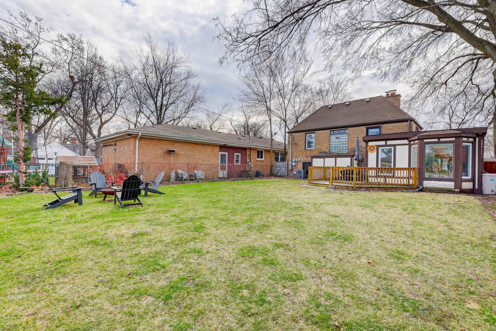 1906 W Greendale Avenue, Park Ridge, IL 60068