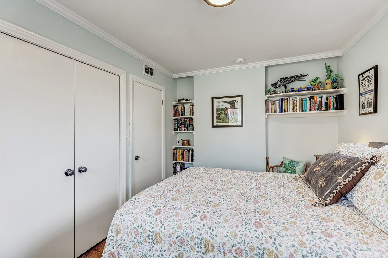 1906 W Greendale Avenue, Park Ridge, IL 60068