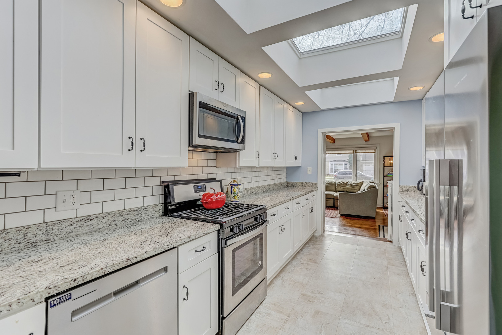 1906 W Greendale Avenue, Park Ridge, IL 60068