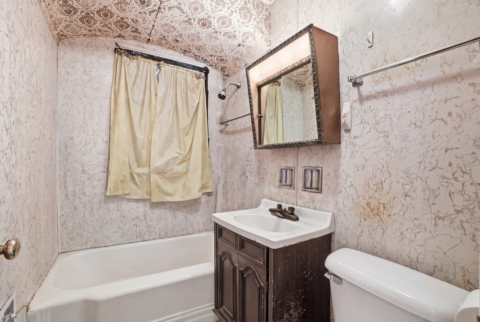 7339 N Osceola Avenue, Chicago, IL 60631