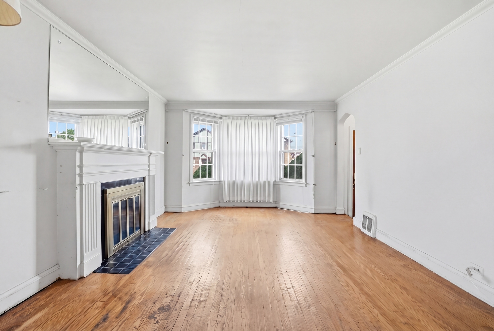 7339 N Osceola Avenue, Chicago, IL 60631