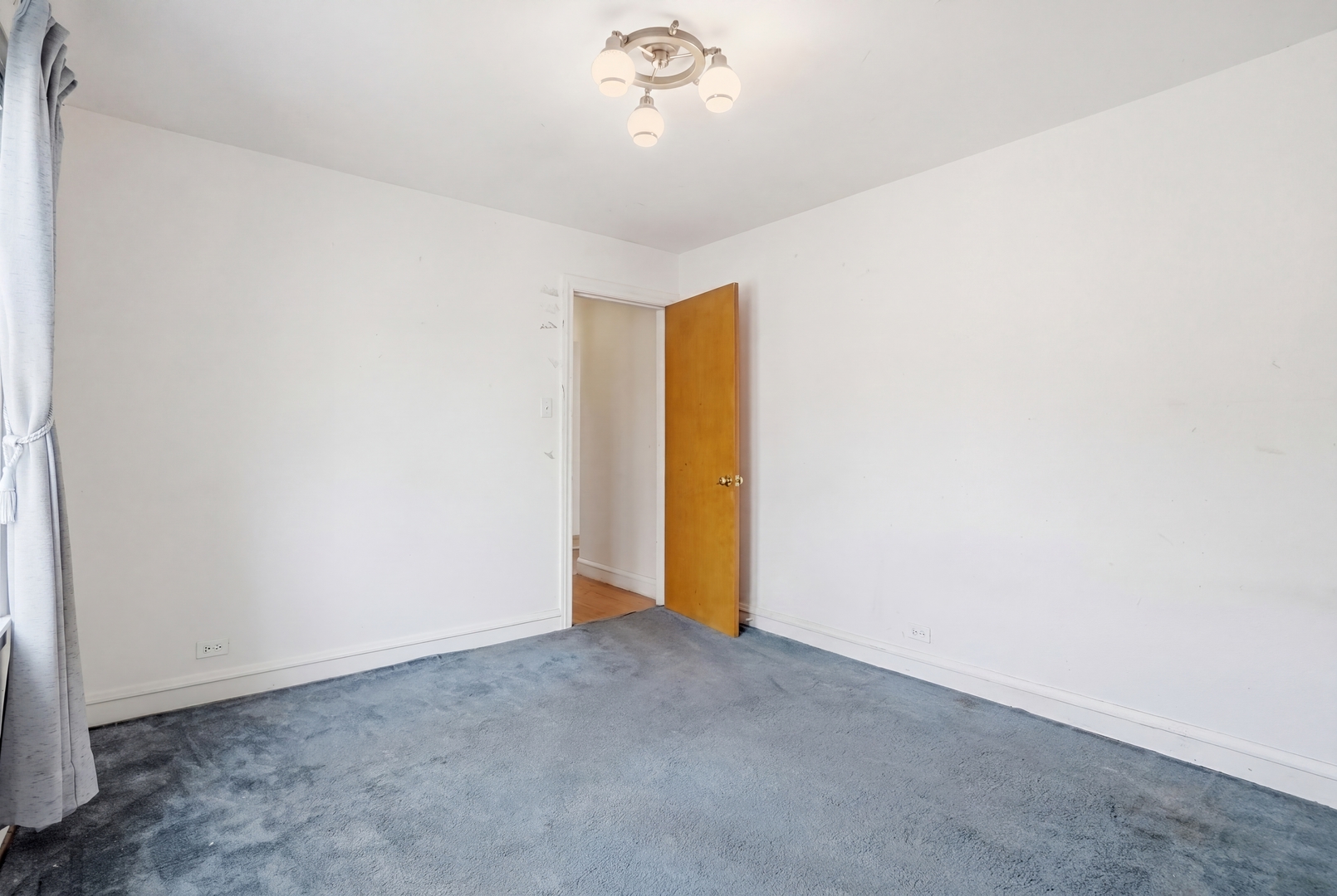 7339 N Osceola Avenue, Chicago, IL 60631