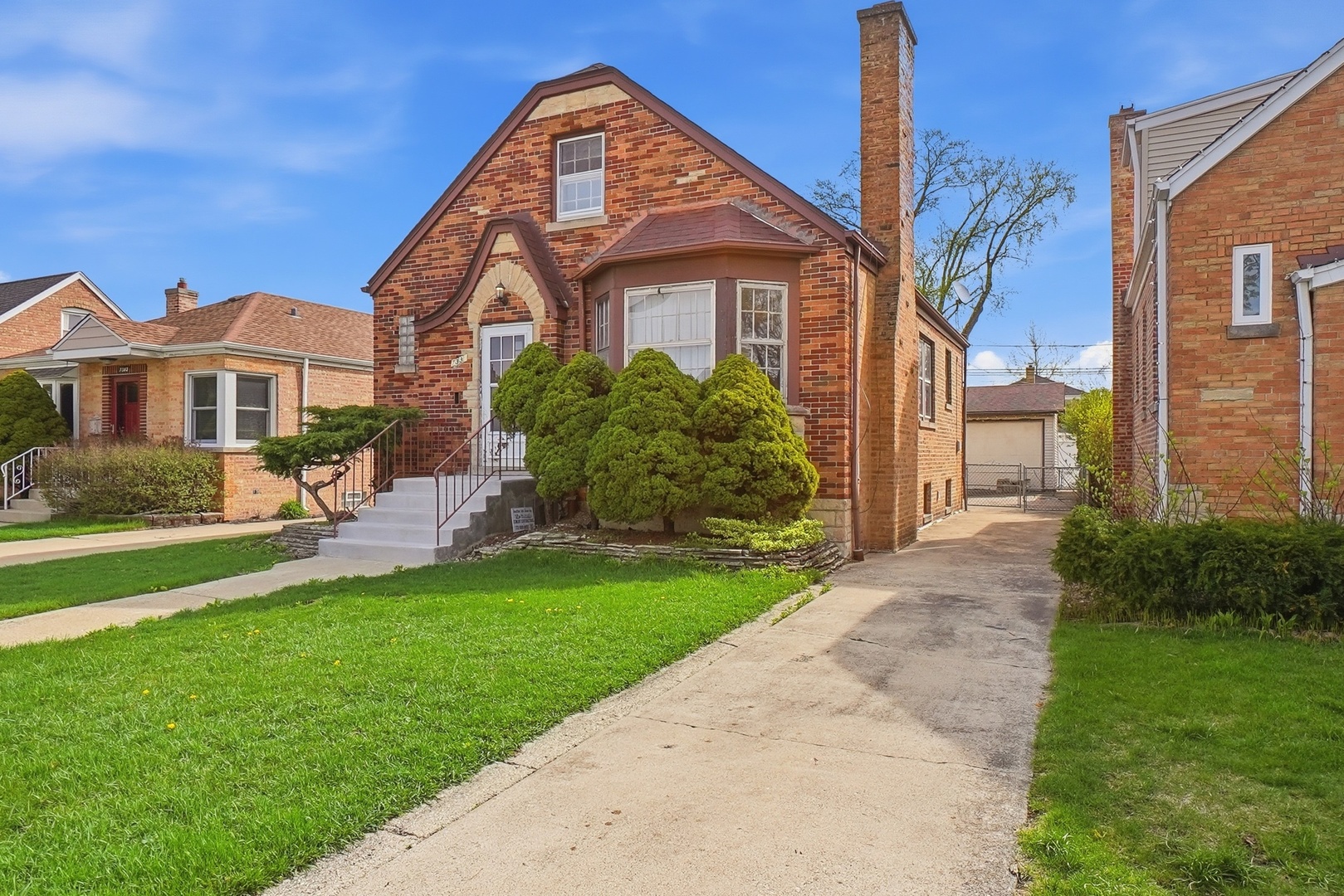 7339 N Osceola Avenue, Chicago, IL 60631