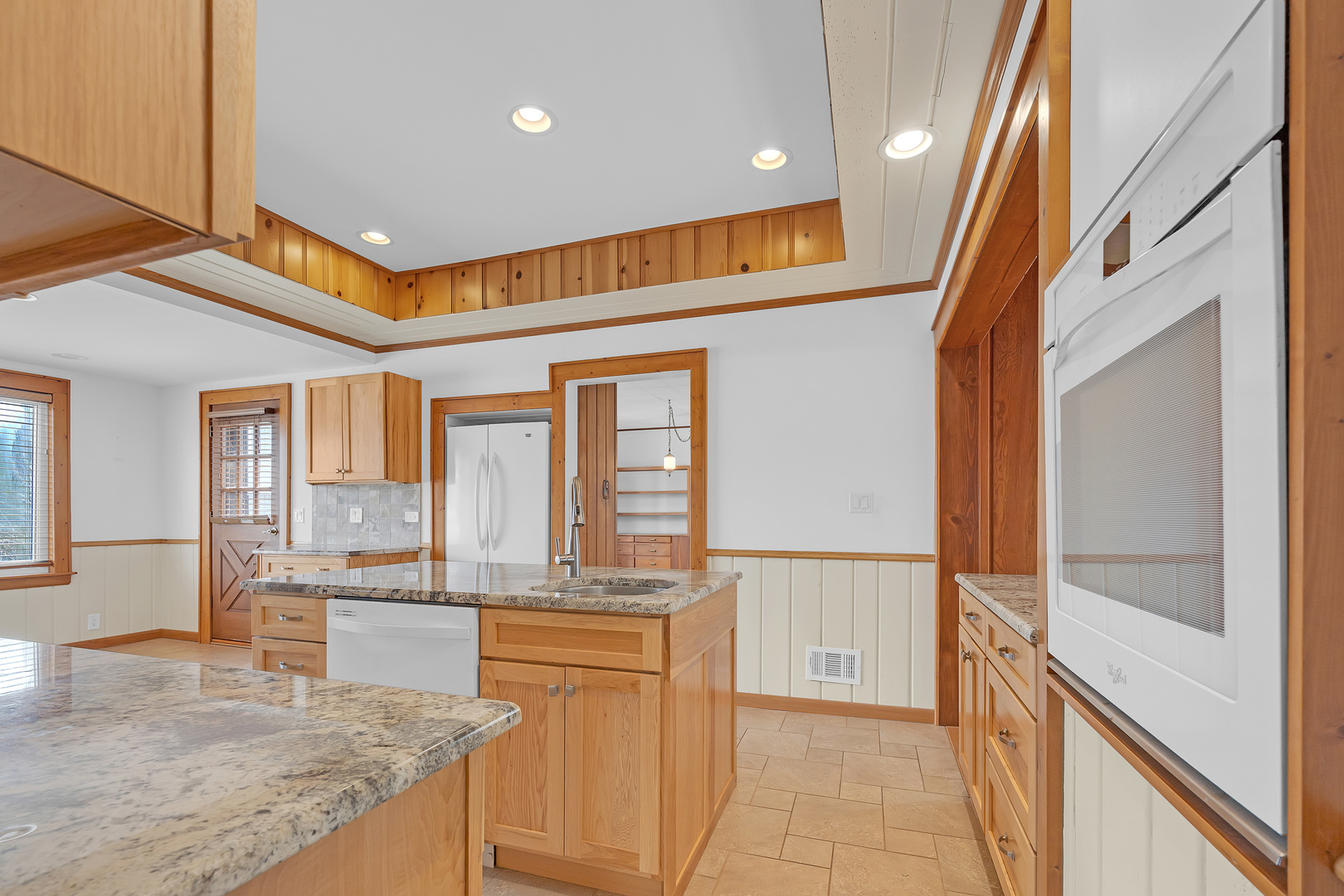 4711 N Kilbourn Avenue, Chicago, IL 60630