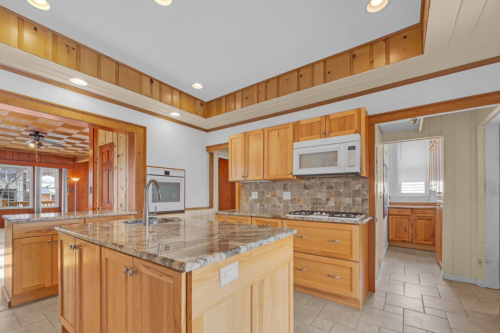 4711 N Kilbourn Avenue, Chicago, IL 60630