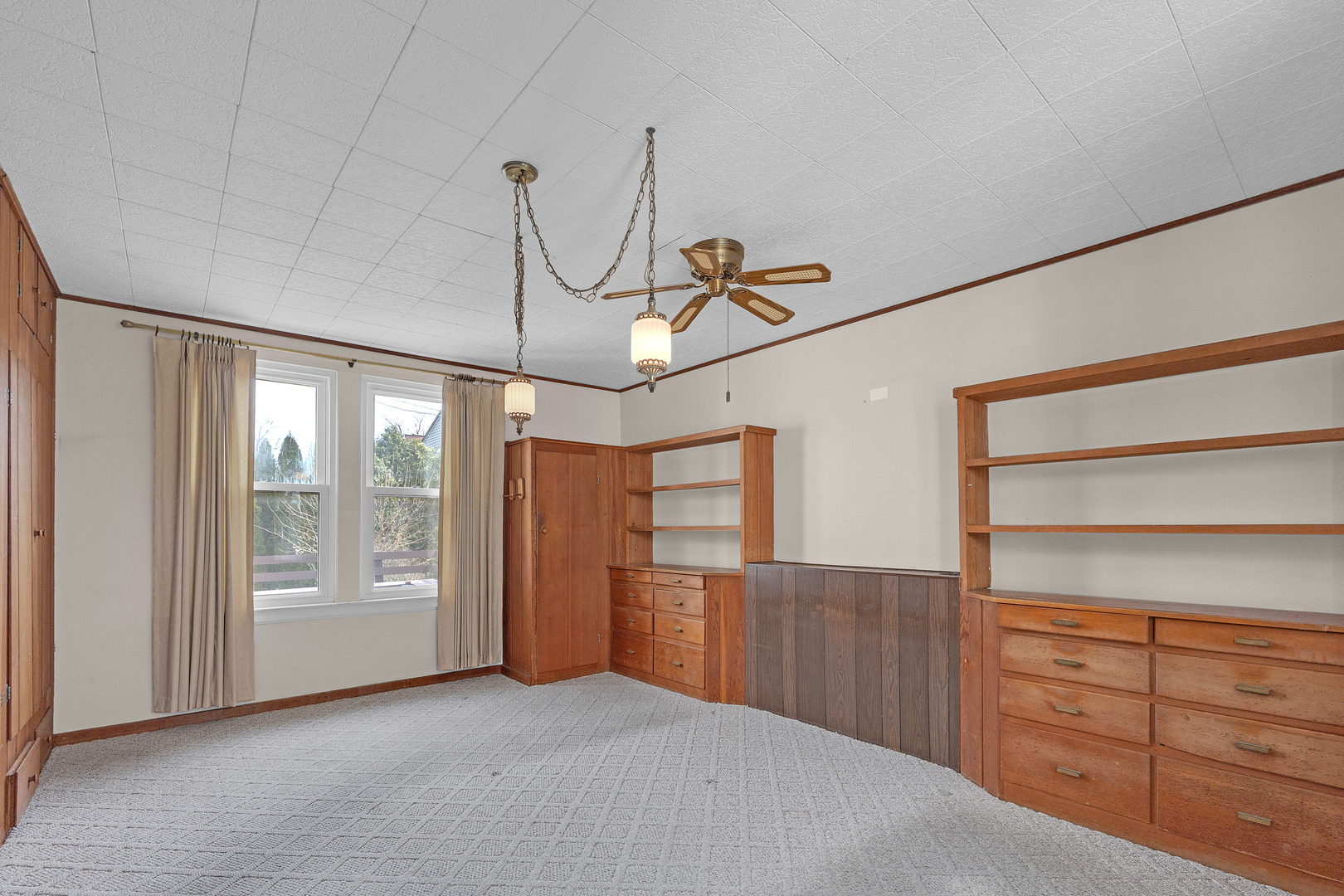 4711 N Kilbourn Avenue, Chicago, IL 60630