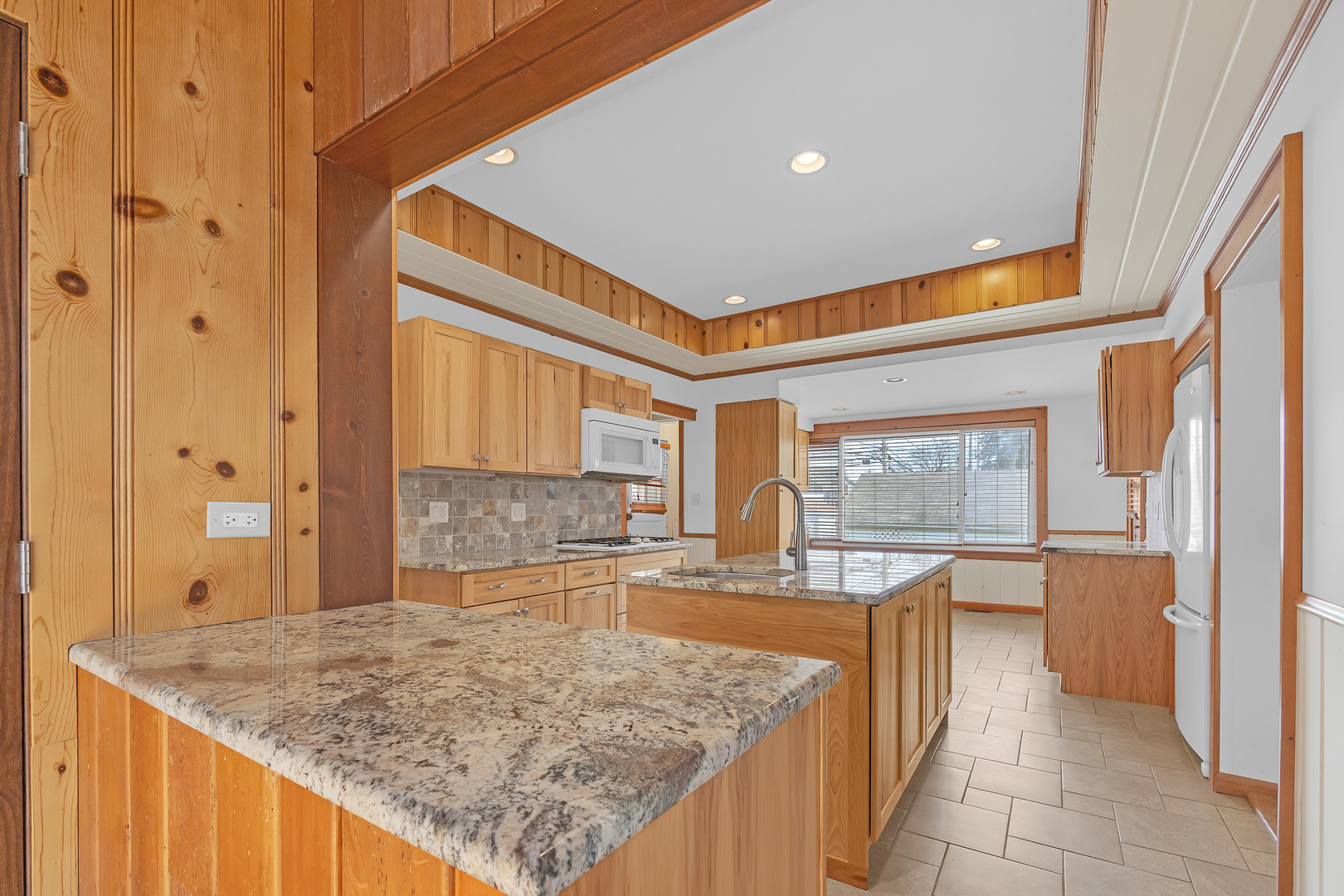 4711 N Kilbourn Avenue, Chicago, IL 60630