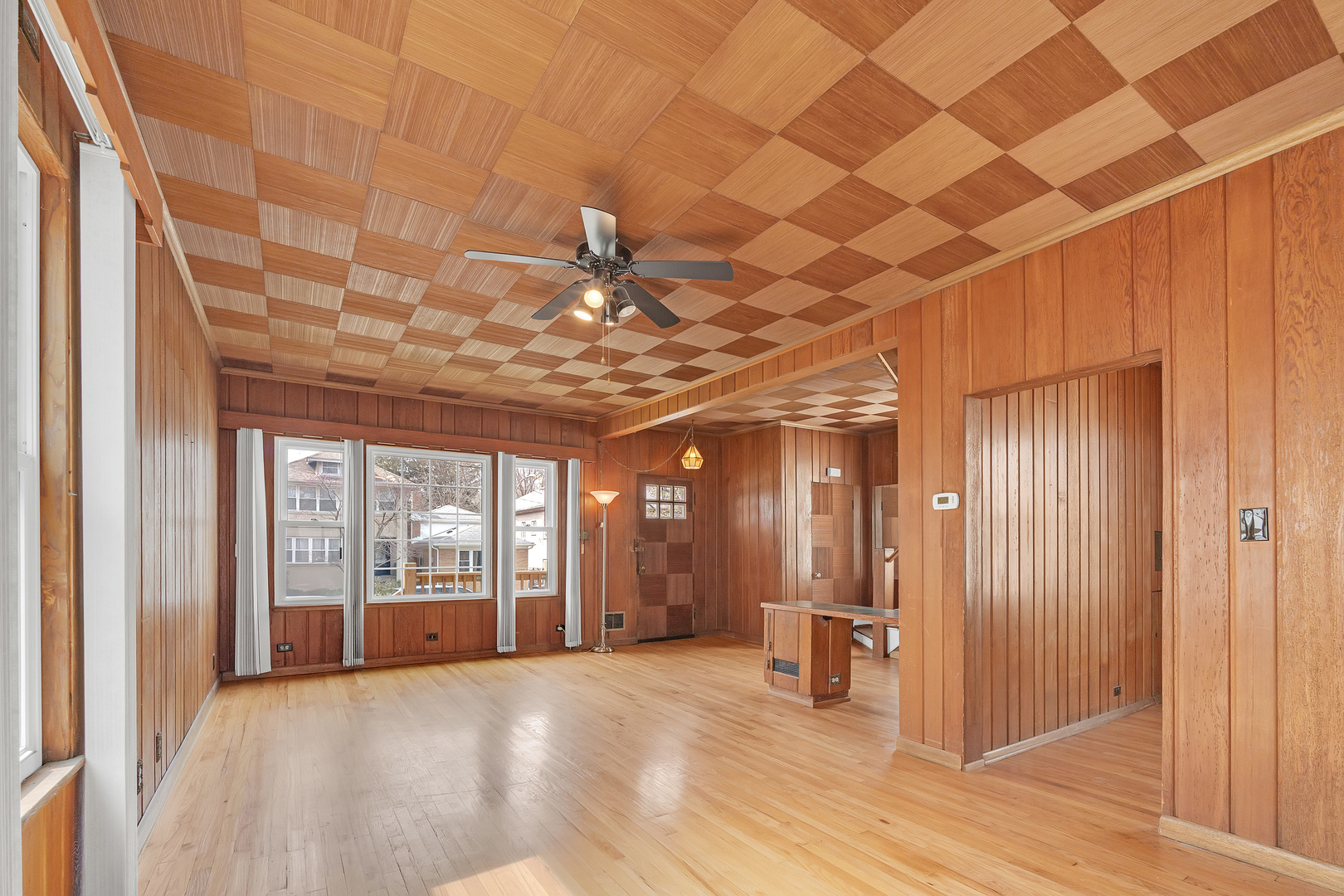 4711 N Kilbourn Avenue, Chicago, IL 60630