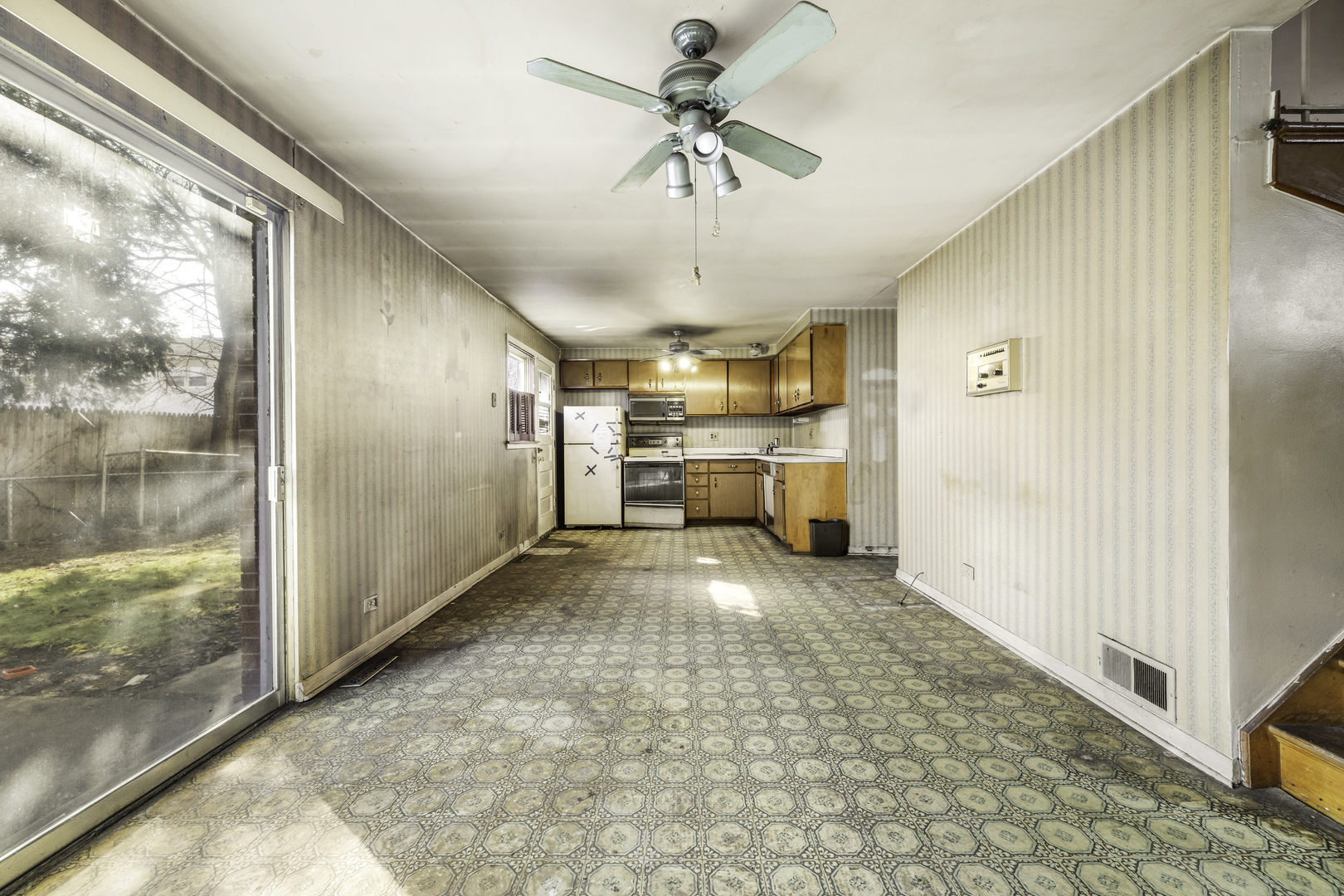 8909 Robin Drive, Des Plaines, IL 60016