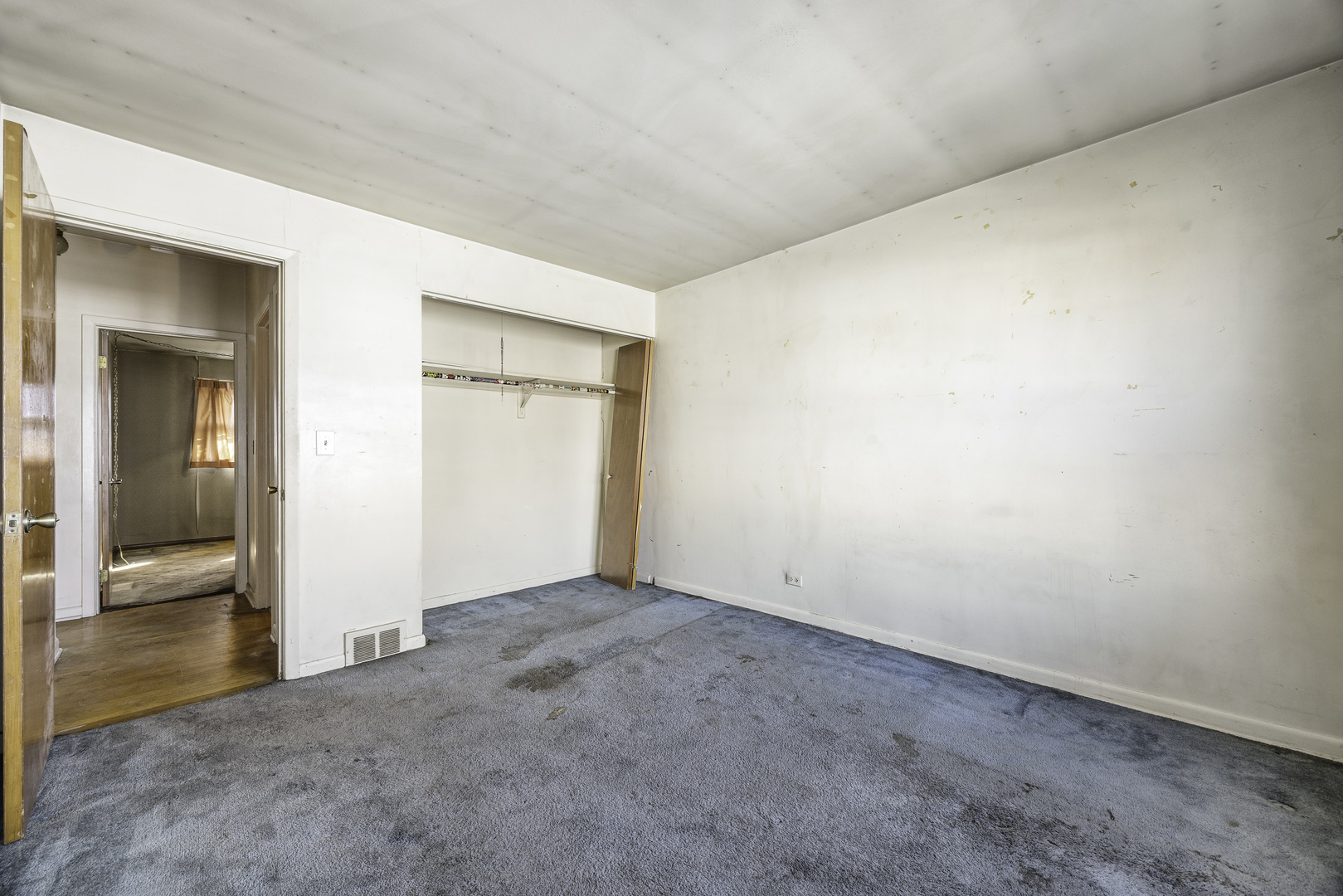 8909 Robin Drive, Des Plaines, IL 60016