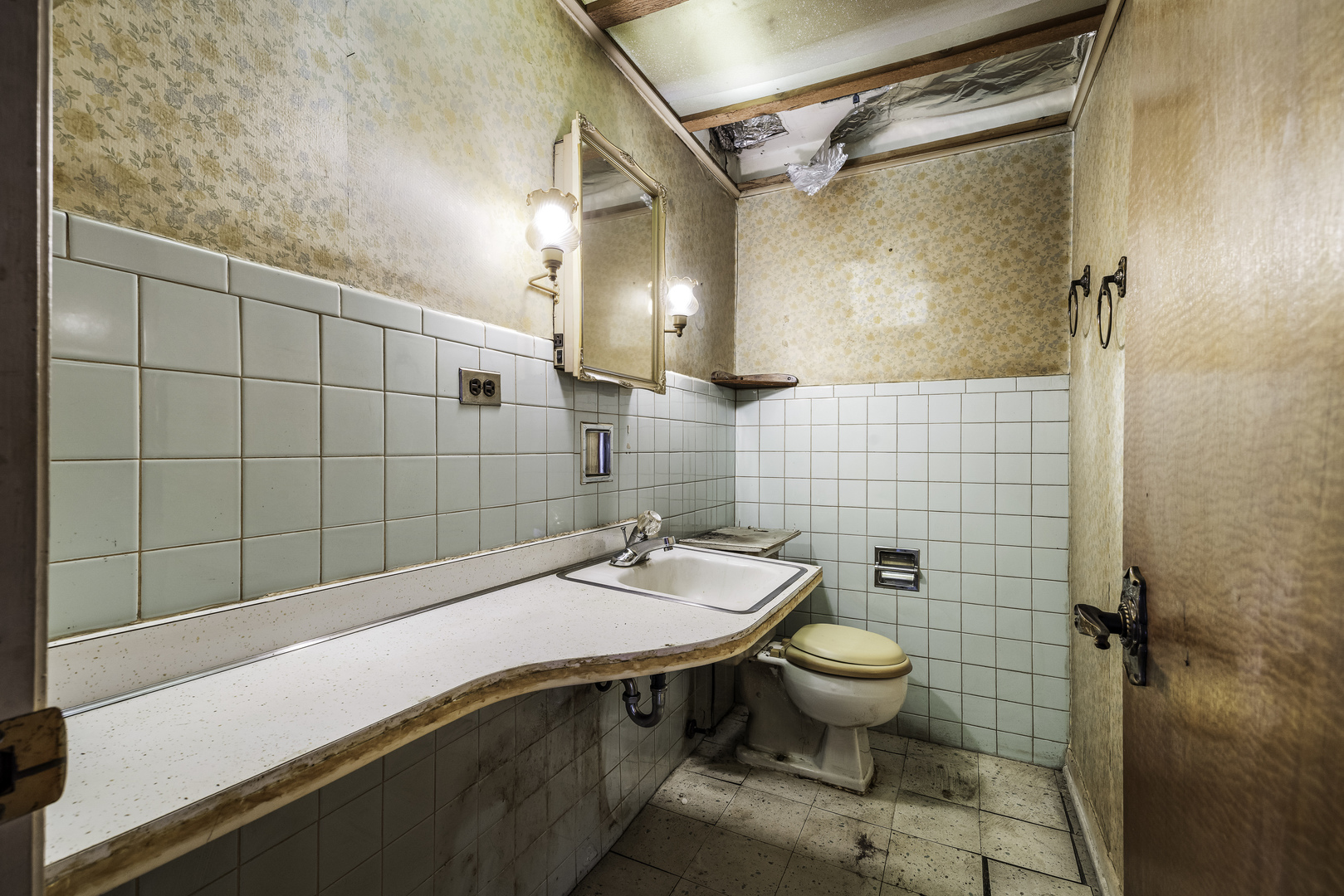 8909 Robin Drive, Des Plaines, IL 60016