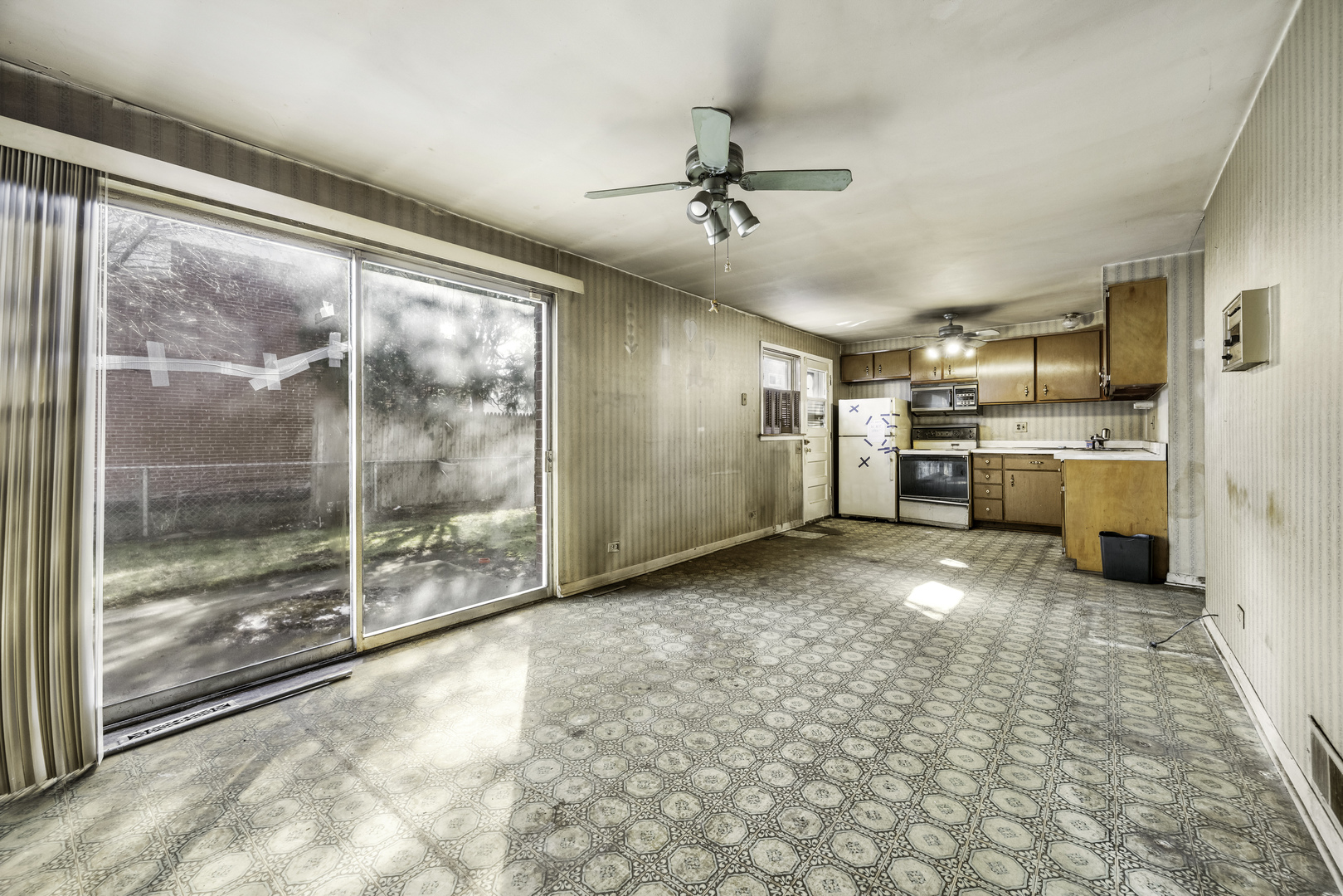 8909 Robin Drive, Des Plaines, IL 60016