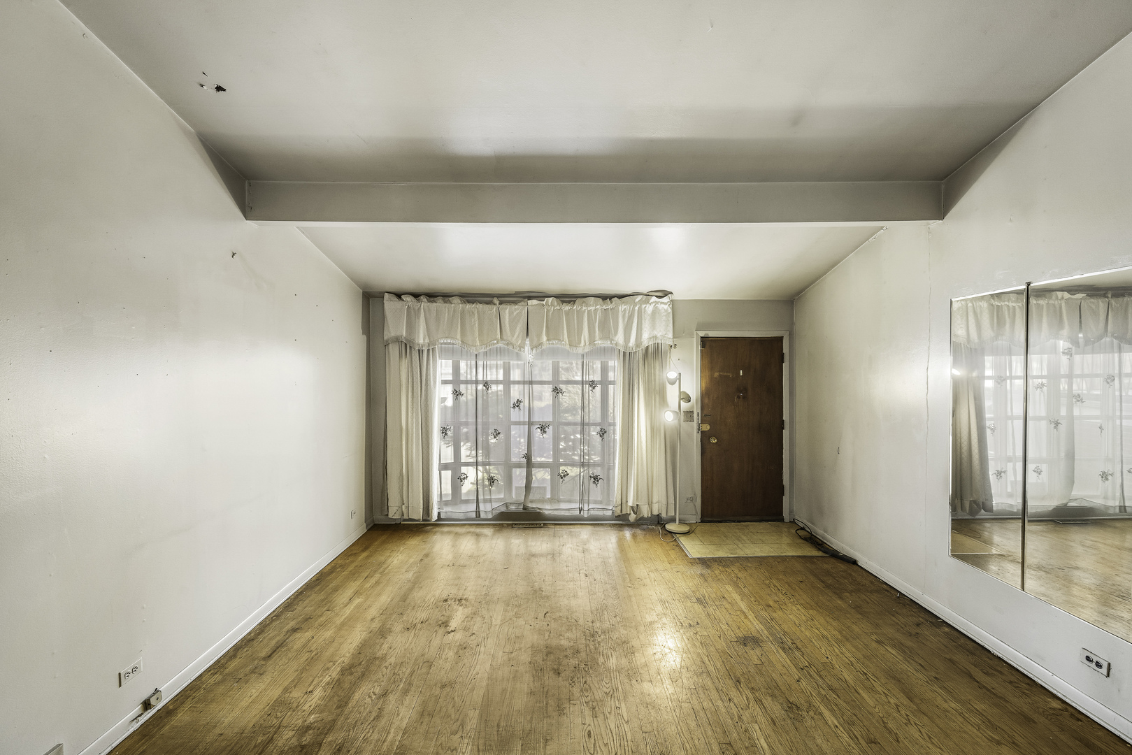 8909 Robin Drive, Des Plaines, IL 60016