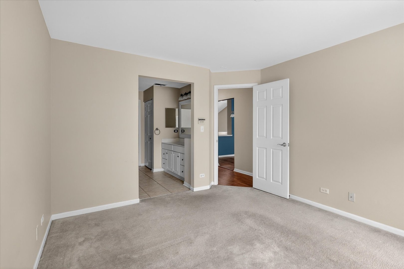 1161 HAWTHORNE Lane, Elk Grove Village, IL 60007