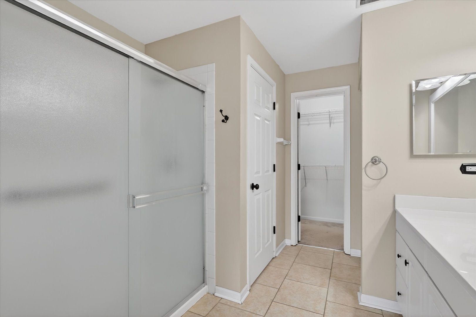 1161 HAWTHORNE Lane, Elk Grove Village, IL 60007