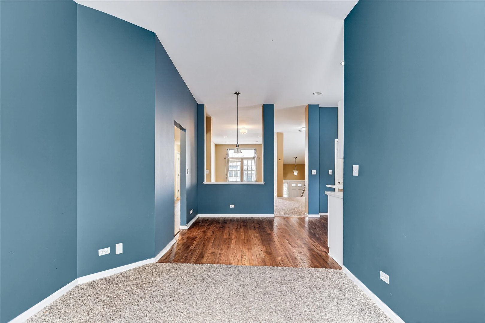 1161 HAWTHORNE Lane, Elk Grove Village, IL 60007