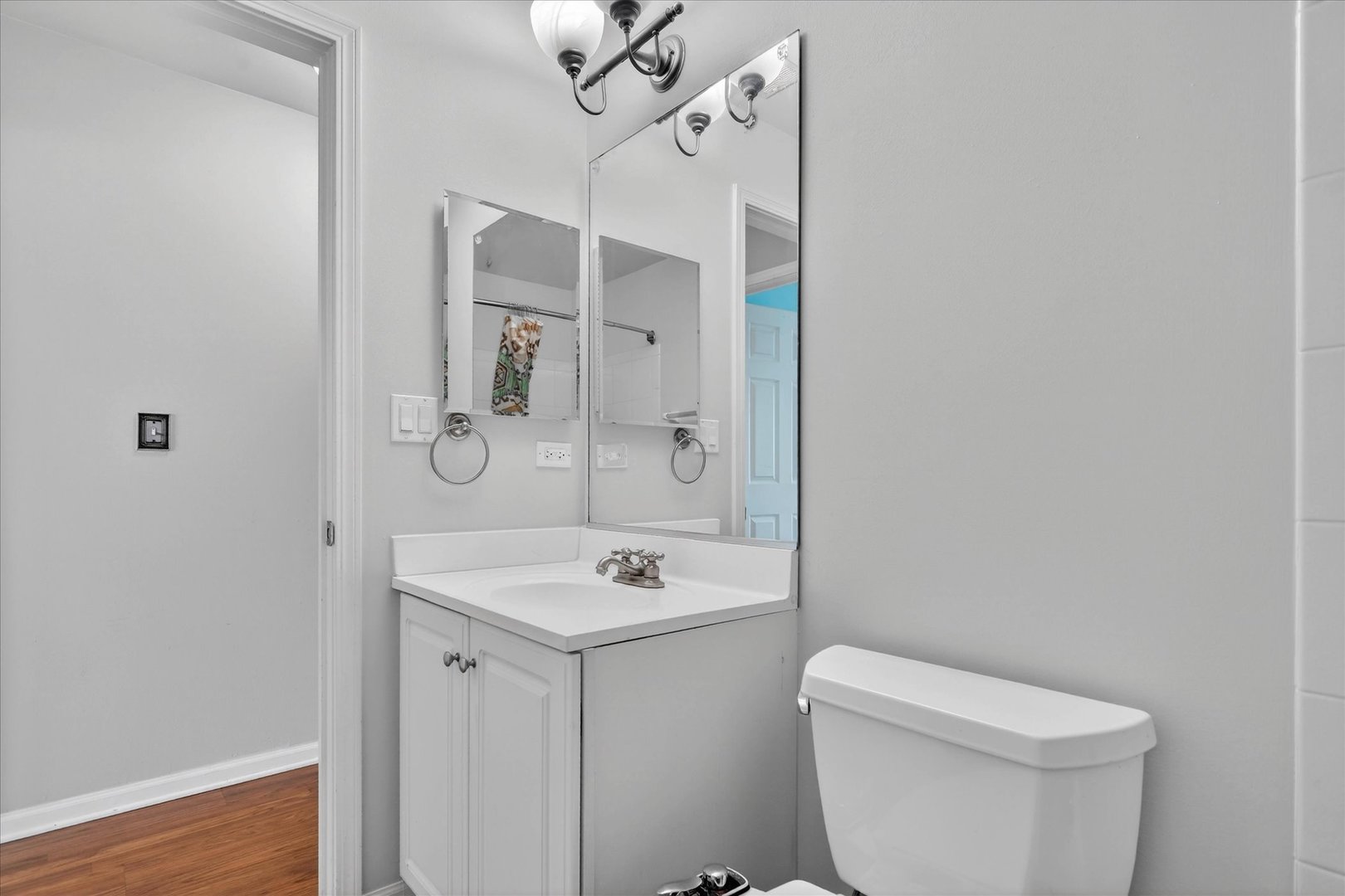 1161 HAWTHORNE Lane, Elk Grove Village, IL 60007