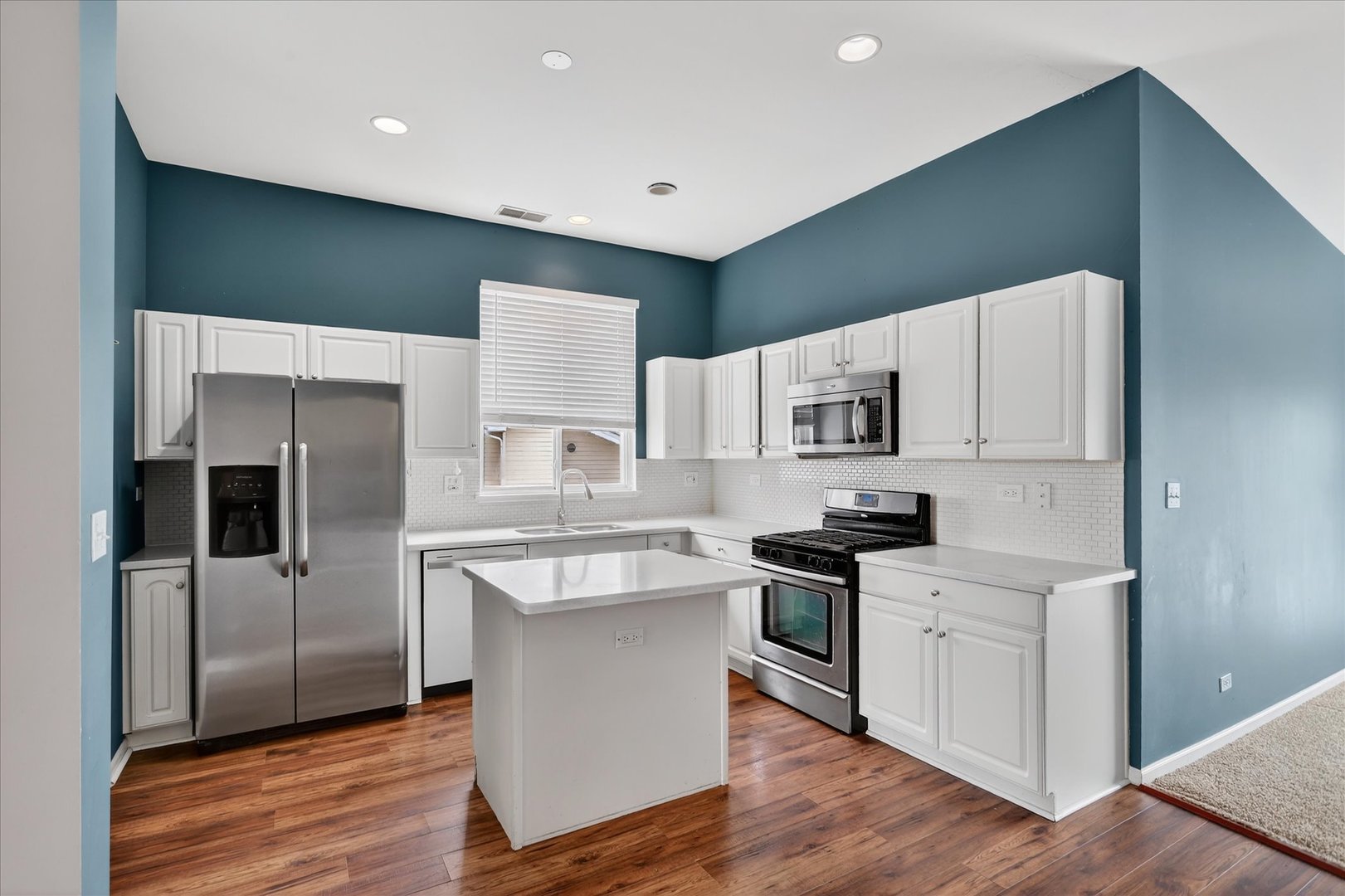 1161 HAWTHORNE Lane, Elk Grove Village, IL 60007