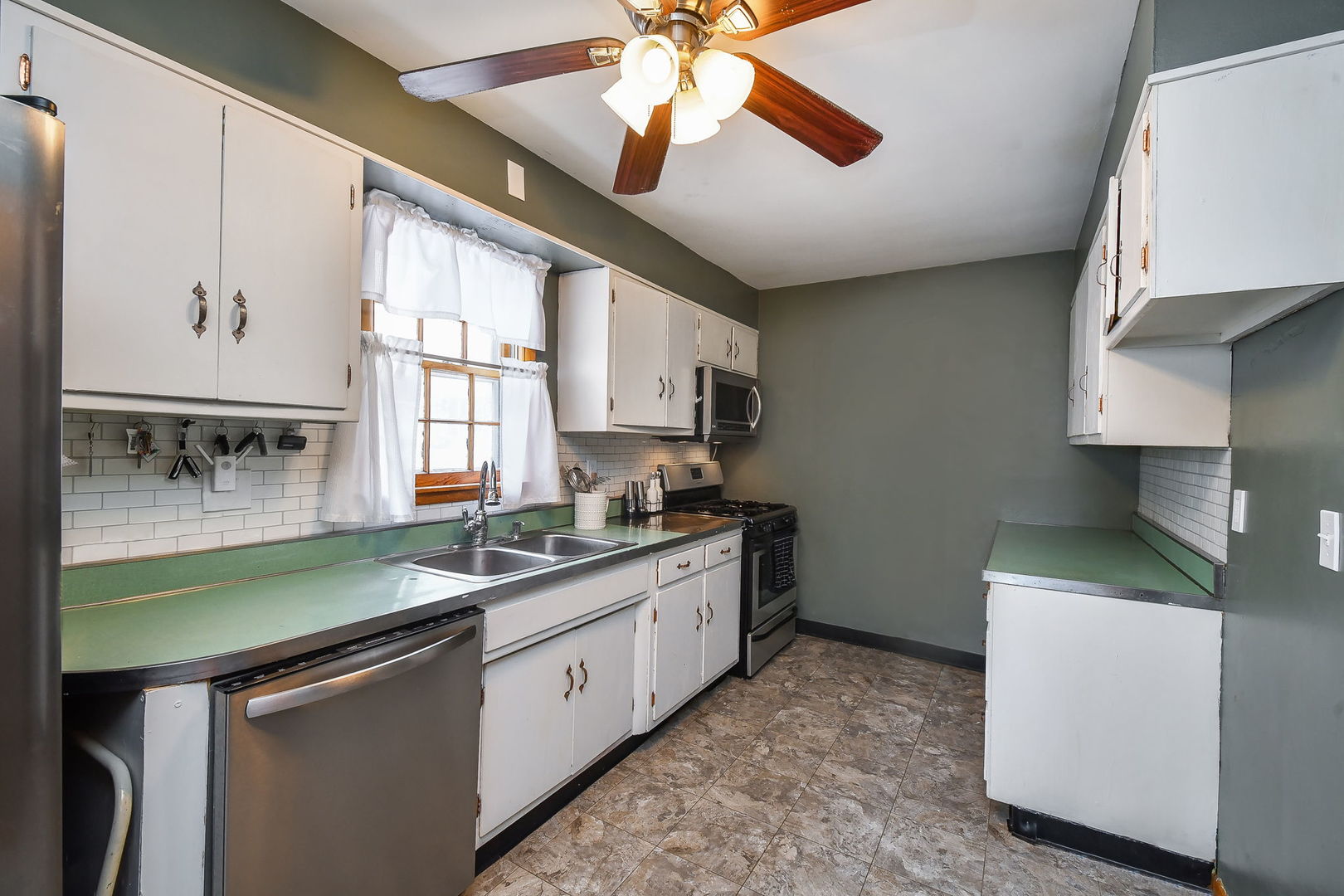 118 Stiles Street, Genoa, IL 60135